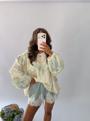 LACE TRIM CHAMBRAY SHORTS